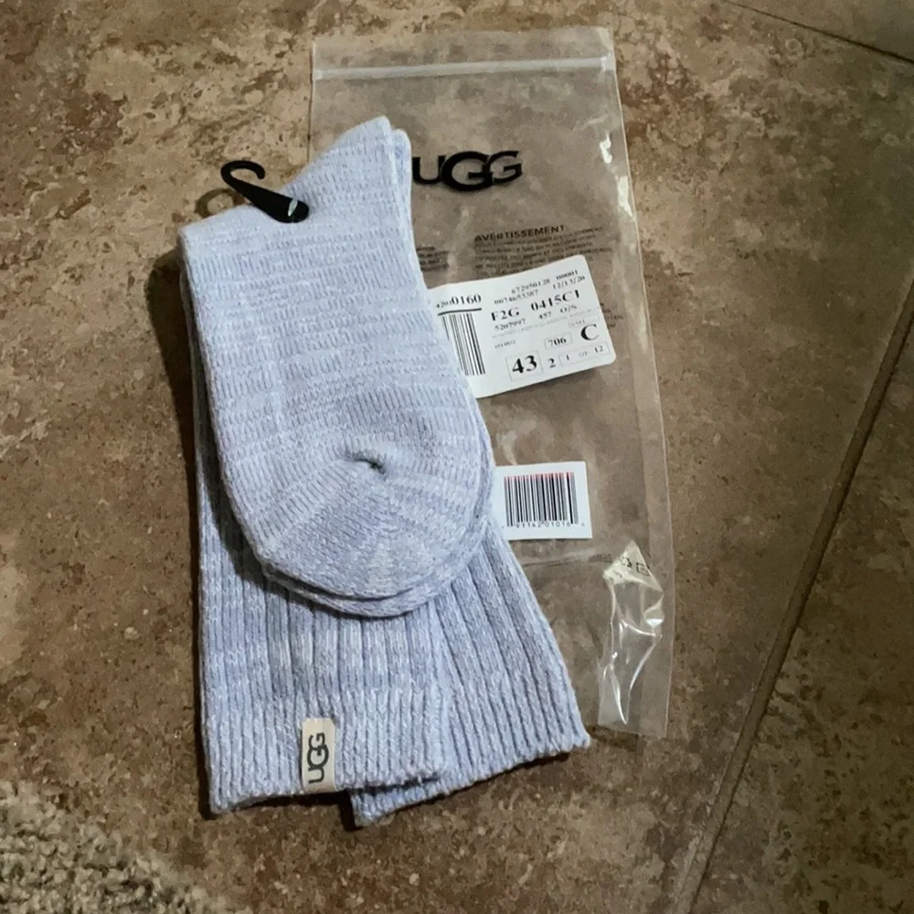 Ugg ribbed crew socks NWT